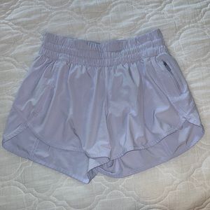 Lululemon Tracker low-rise short 4” in serene blue